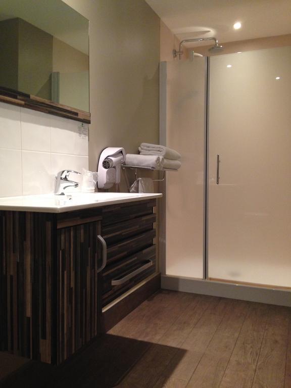 Le Relais Des Bergers Hotel Saint-Martin-en-Haut Room photo