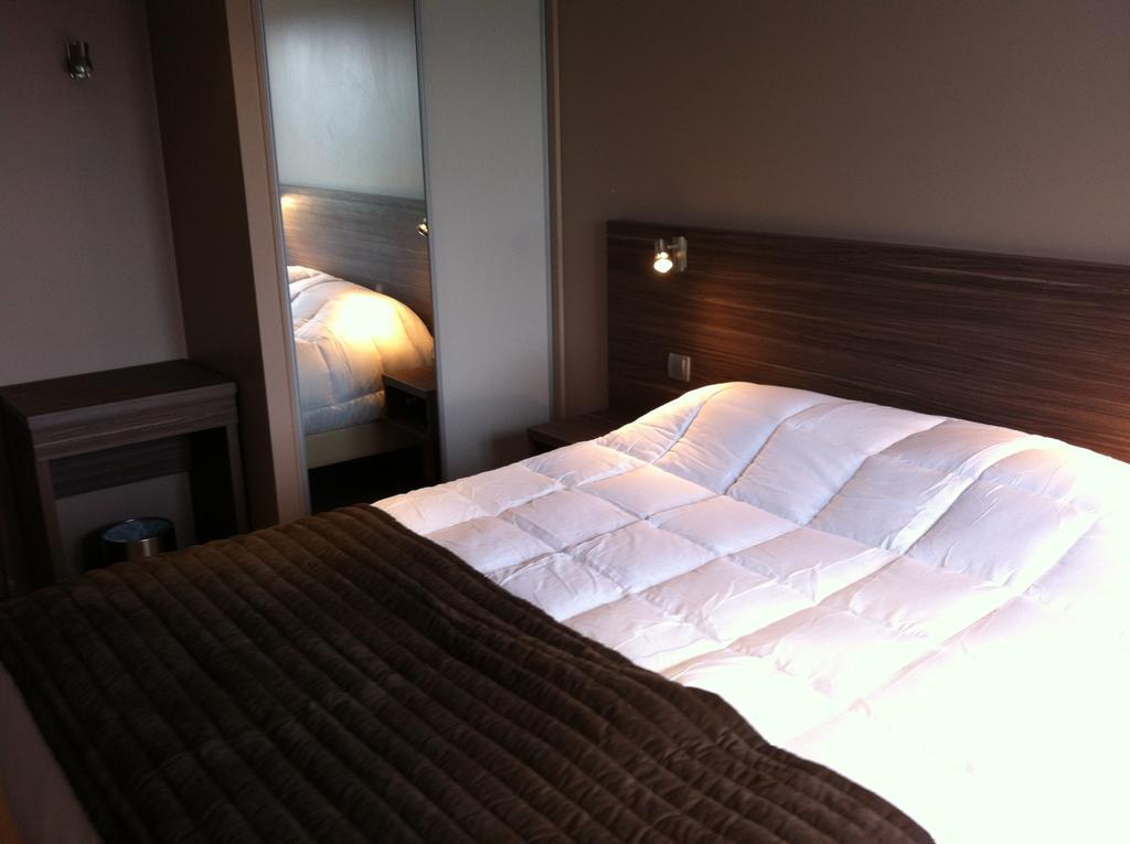 Le Relais Des Bergers Hotel Saint-Martin-en-Haut Room photo